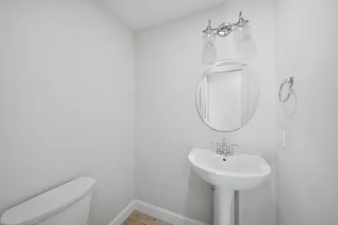 15 Newtown Plains Road Lee NH 03861