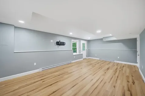 15 Newtown Plains Road Lee NH 03861