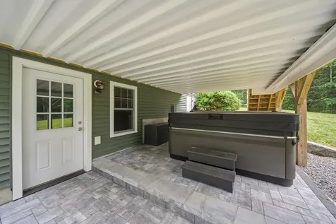 15 Newtown Plains Road Lee NH 03861