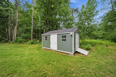 15 Newtown Plains Road Lee NH 03861