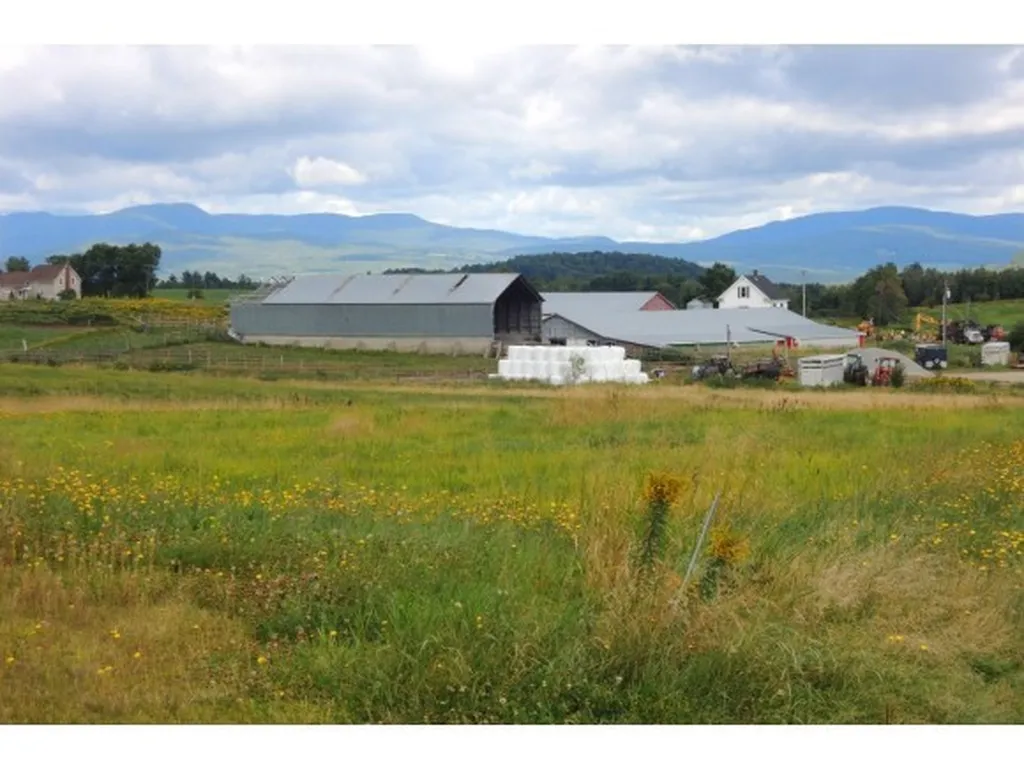 2178 Vt-105 E Troy VT 05859