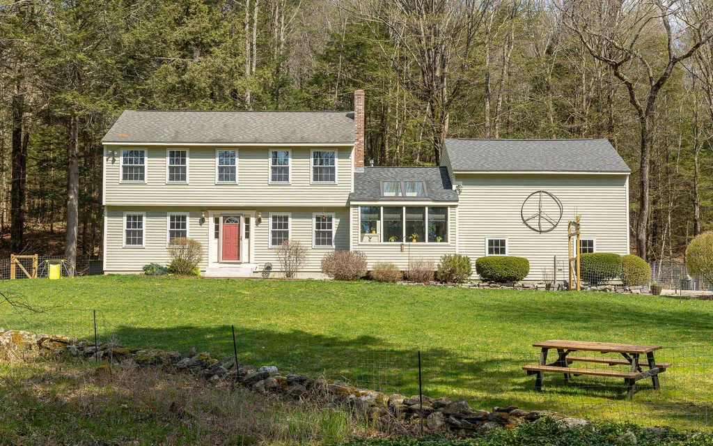 48 Dickinson Road Keene NH 03431