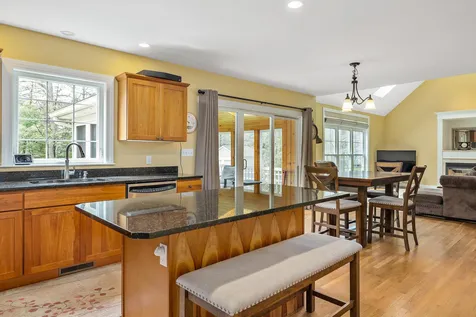 16 Emerson Road Durham NH 03824
