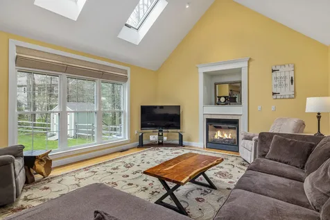 16 Emerson Road Durham NH 03824