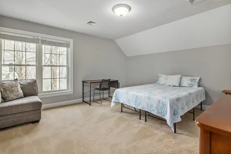 16 Emerson Road Durham NH 03824