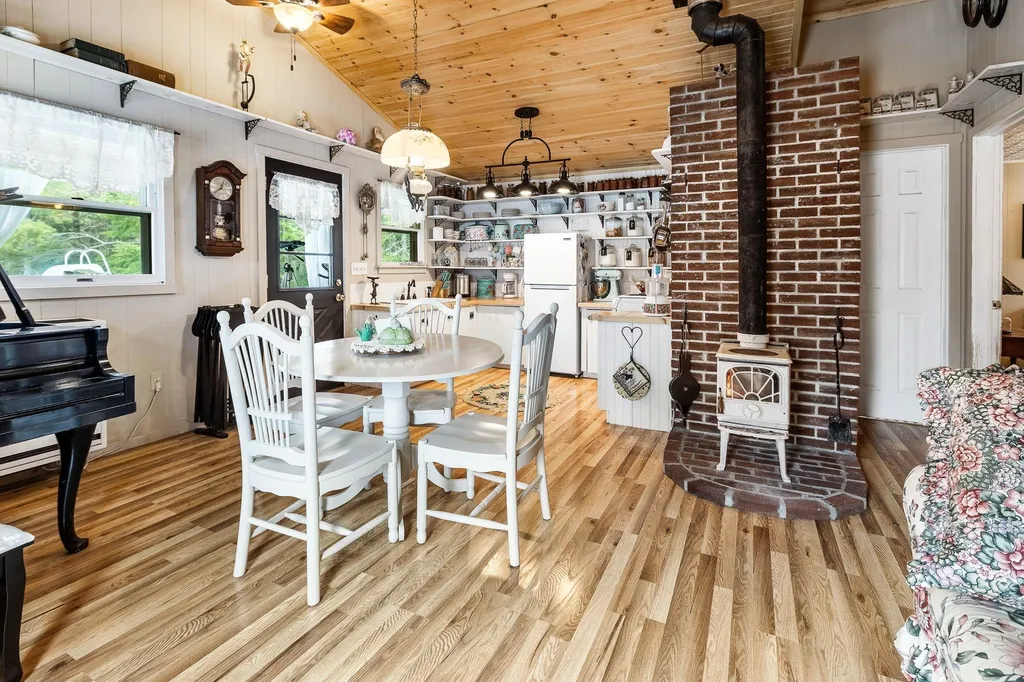 1580 Tenney Pond Road Newbury VT 05051