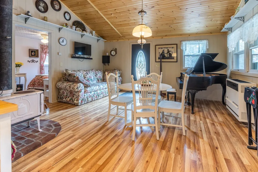 1580 Tenney Pond Road Newbury VT 05051