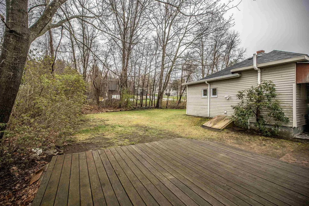 6 Alice Avenue Hooksett NH 03106