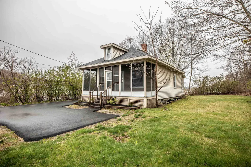 6 Alice Avenue Hooksett NH 03106