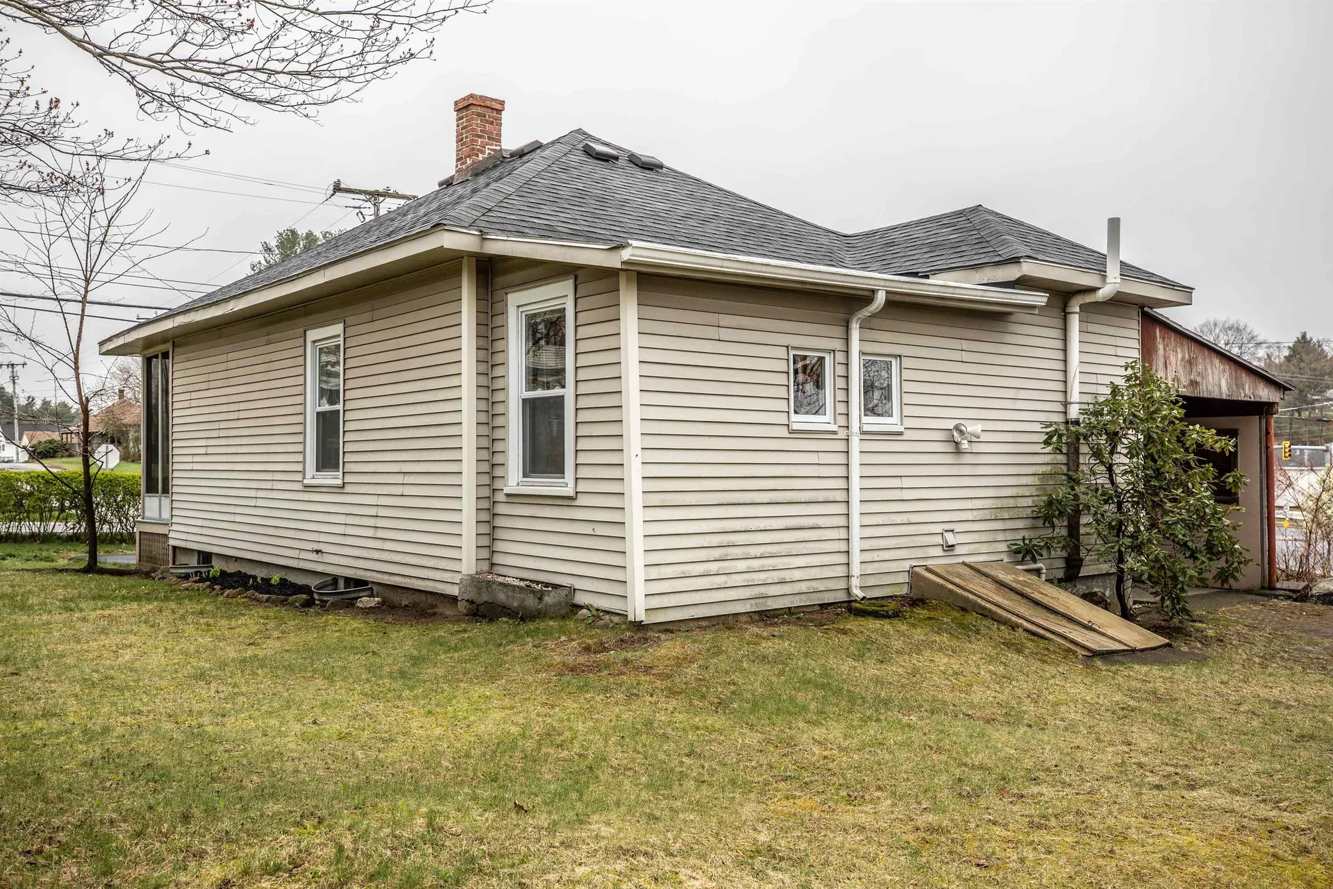 6 Alice Avenue Hooksett NH 03106