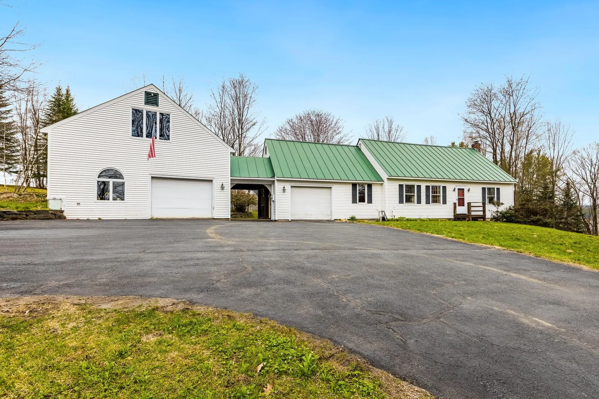 668 Center Of Town Road Hartford VT 05001