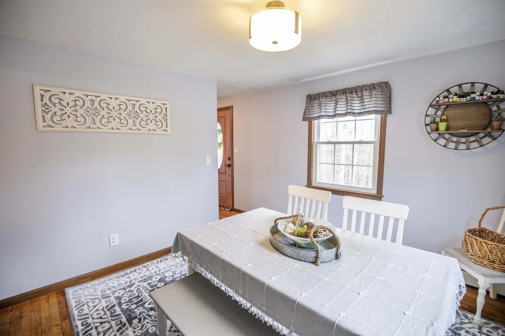 688 Main Street Danville NH 03819