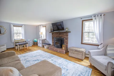 688 Main Street Danville NH 03819