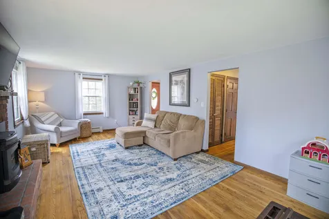 688 Main Street Danville NH 03819