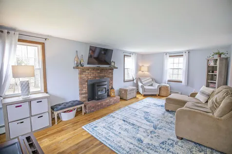 688 Main Street Danville NH 03819