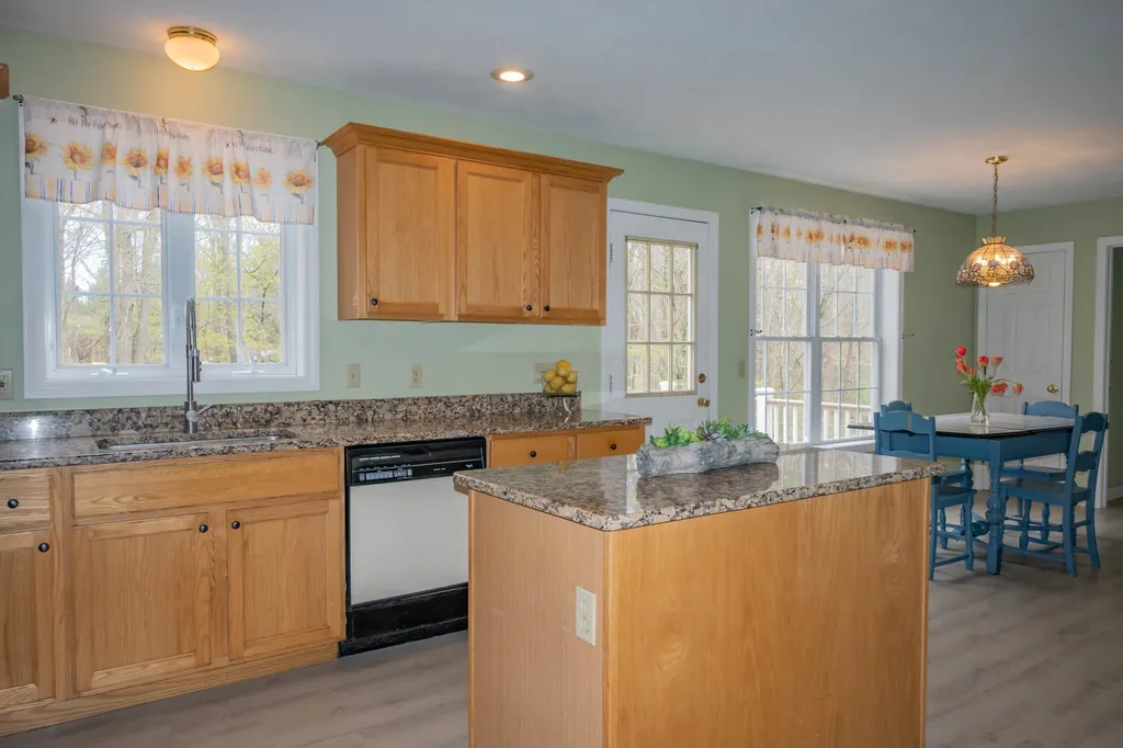 2 Tracey Lane Plaistow NH 03865