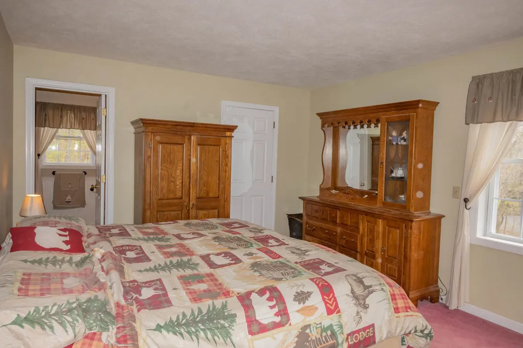 2 Tracey Lane Plaistow NH 03865