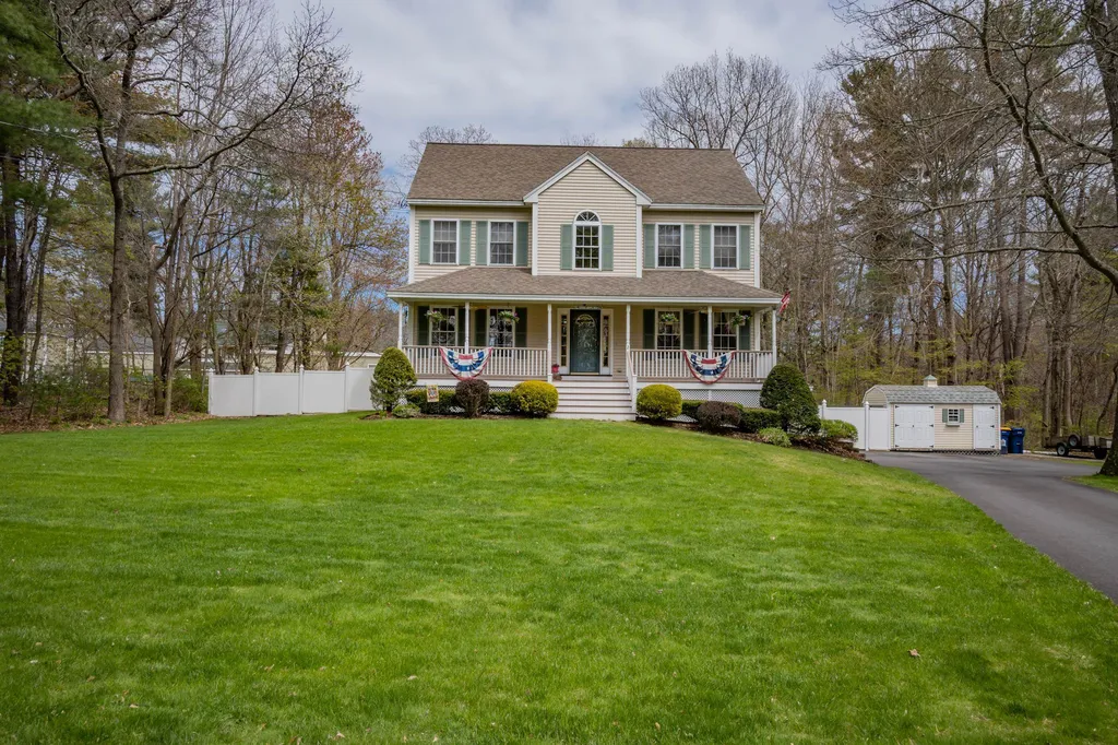 2 Tracey Lane Plaistow NH 03865