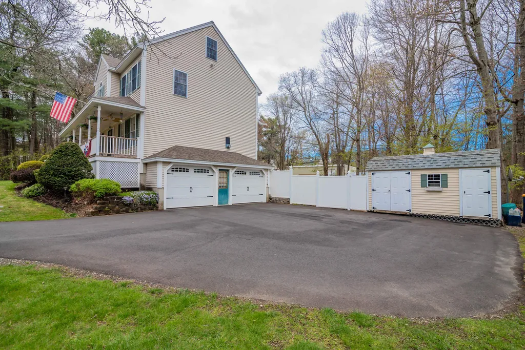 2 Tracey Lane Plaistow NH 03865