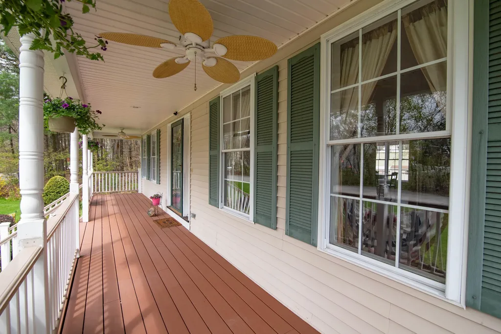 2 Tracey Lane Plaistow NH 03865