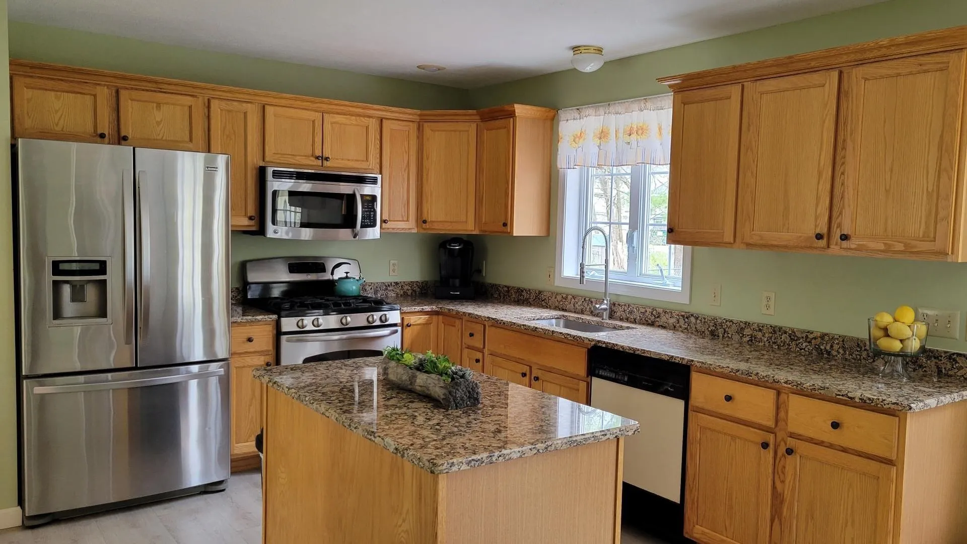 2 Tracey Lane Plaistow NH 03865