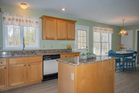 2 Tracey Lane Plaistow NH 03865