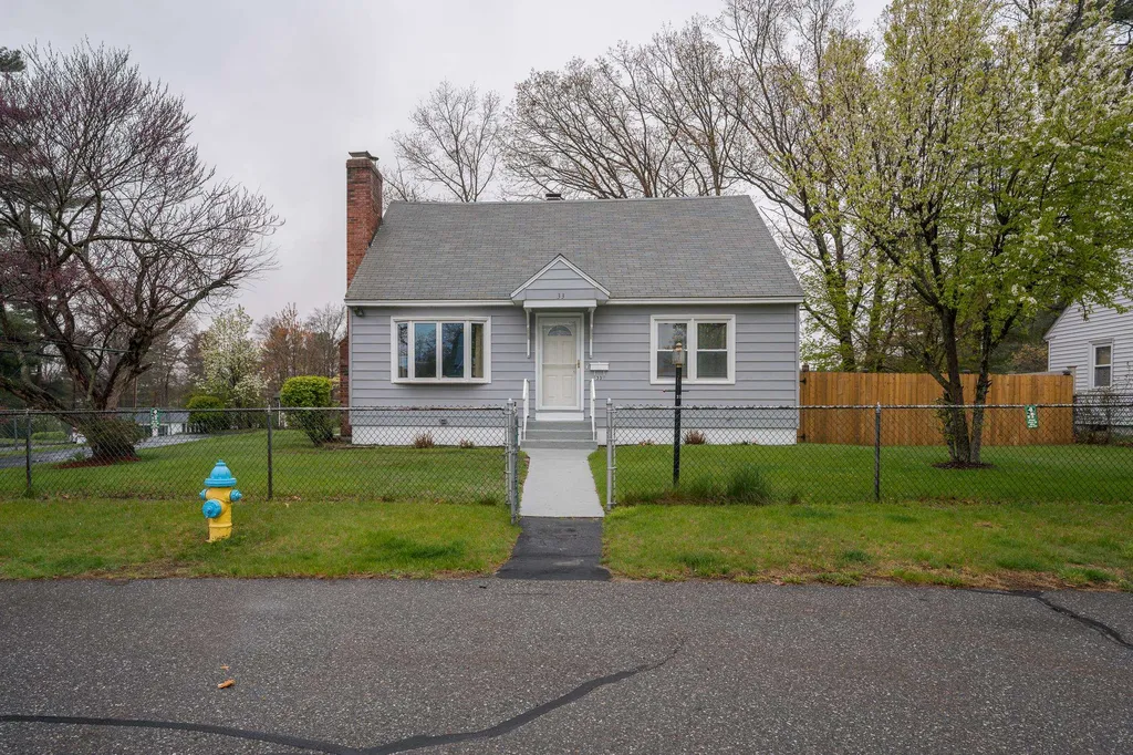 33 Paul Avenue Nashua NH 03060