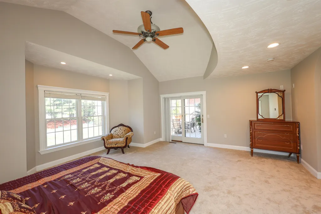 5 Crestwood Lane Nashua NH 03062