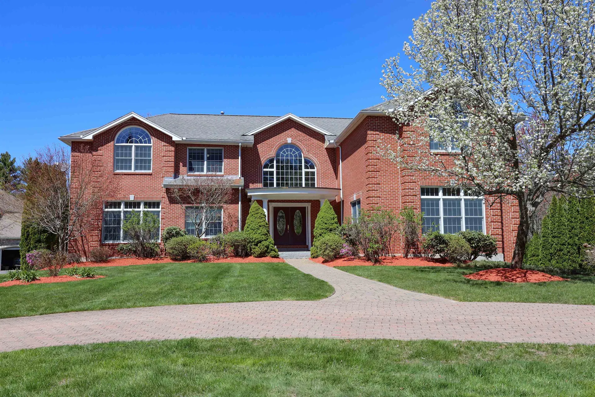 5 Crestwood Lane Nashua NH 03062
