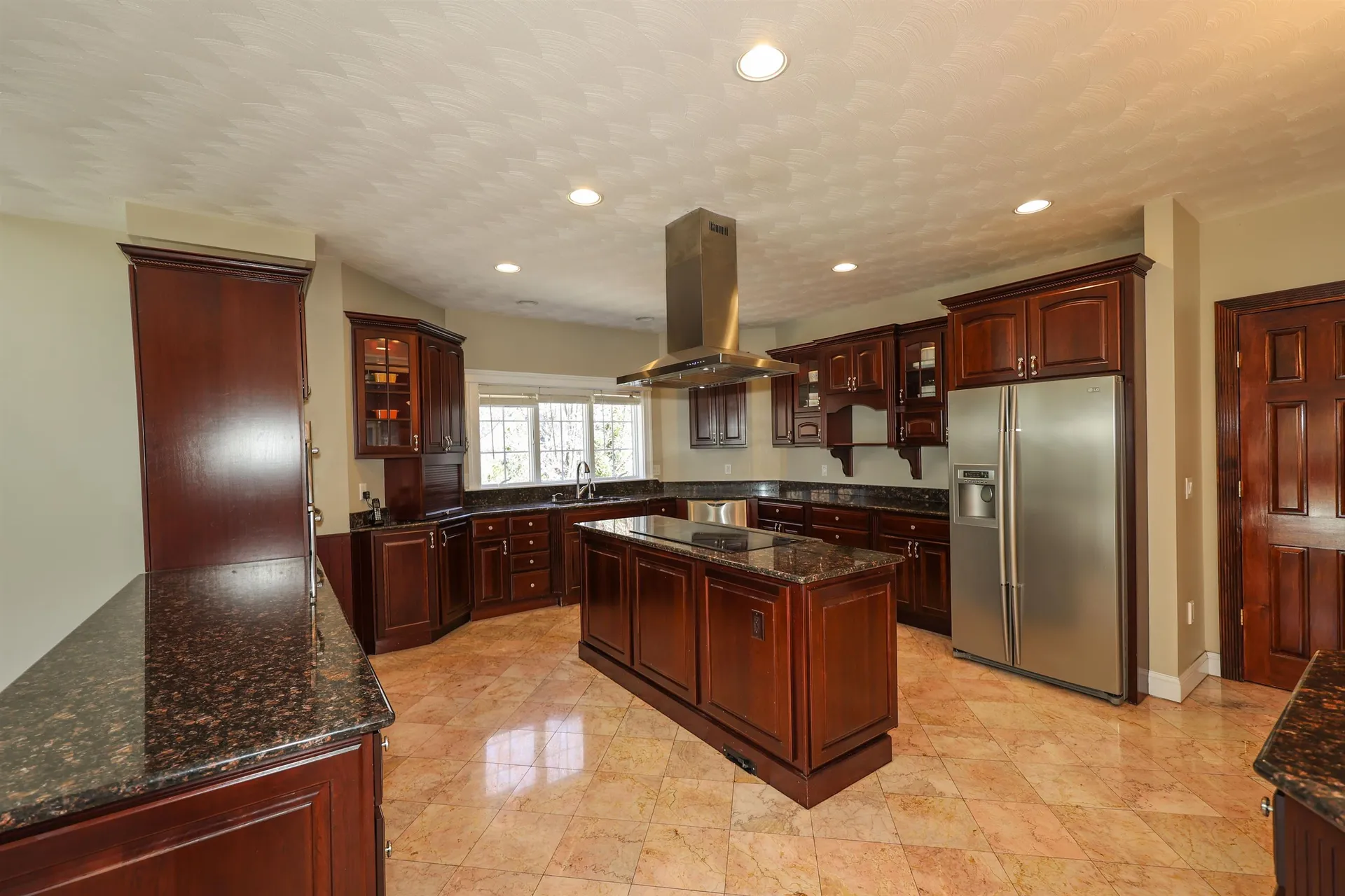 5 Crestwood Lane Nashua NH 03062