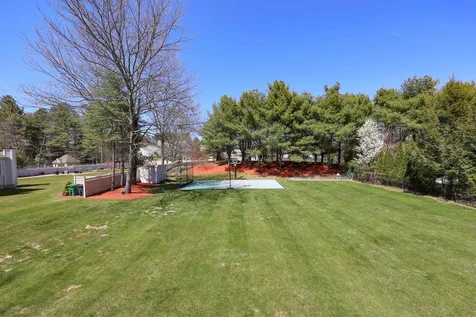 5 Crestwood Lane Nashua NH 03062