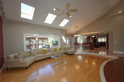 5 Crestwood Lane Nashua NH 03062