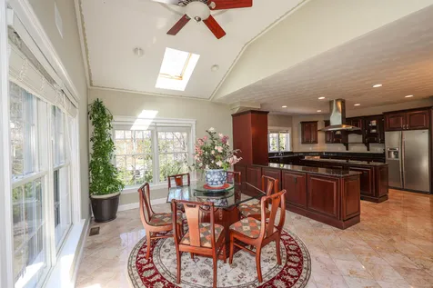 5 Crestwood Lane Nashua NH 03062