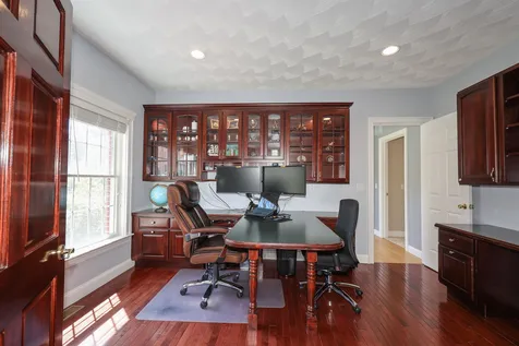 5 Crestwood Lane Nashua NH 03062