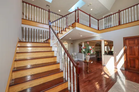 5 Crestwood Lane Nashua NH 03062