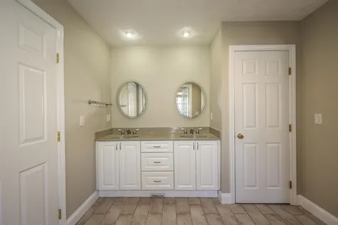 5 Crestwood Lane Nashua NH 03062