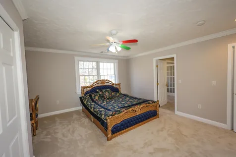 5 Crestwood Lane Nashua NH 03062