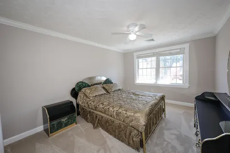 5 Crestwood Lane Nashua NH 03062