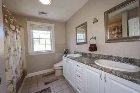 5 Crestwood Lane Nashua NH 03062