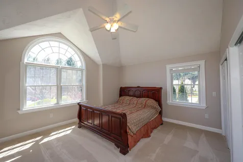 5 Crestwood Lane Nashua NH 03062