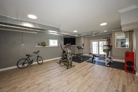 5 Crestwood Lane Nashua NH 03062