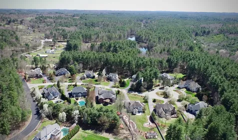 5 Crestwood Lane Nashua NH 03062