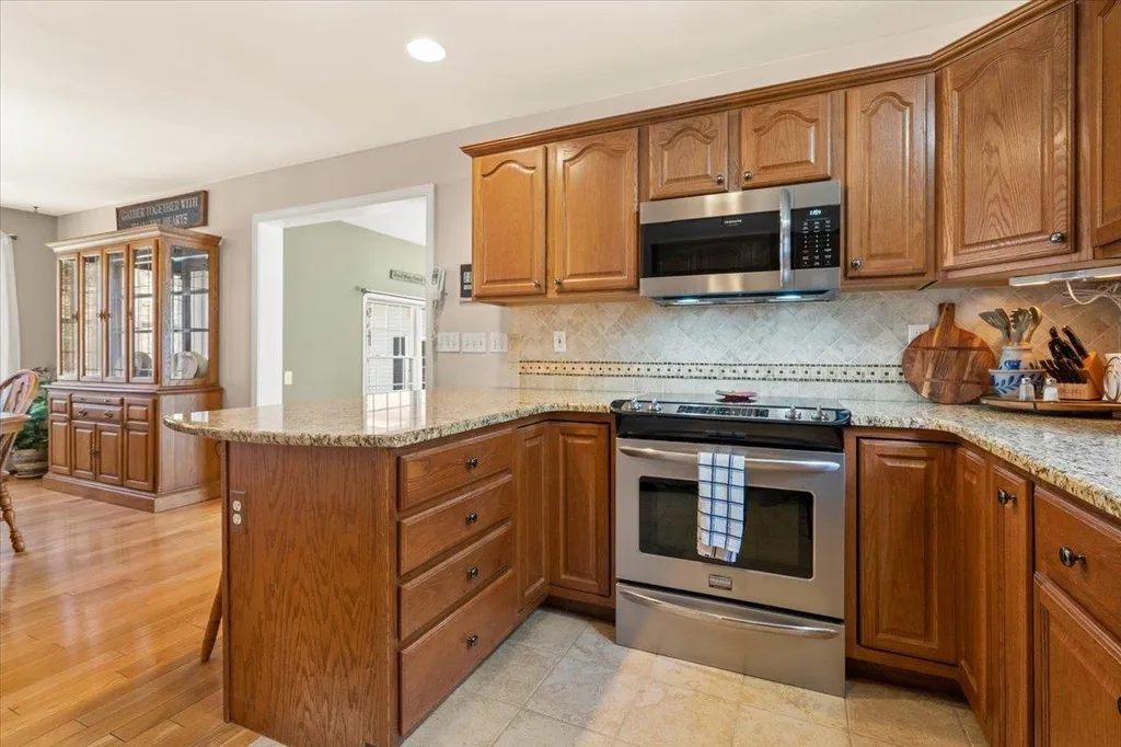 111 Juniper Drive Goffstown NH 03045