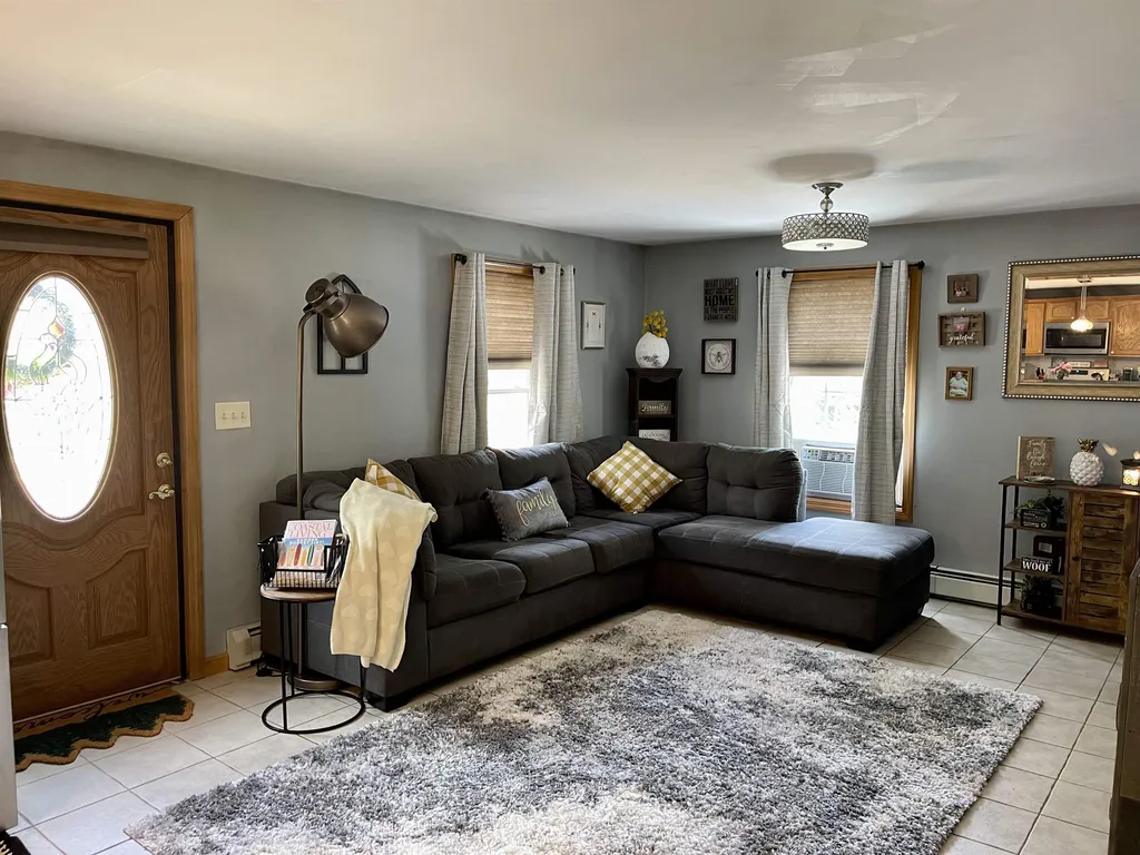 10 Avalon Road Farmington NH 03835