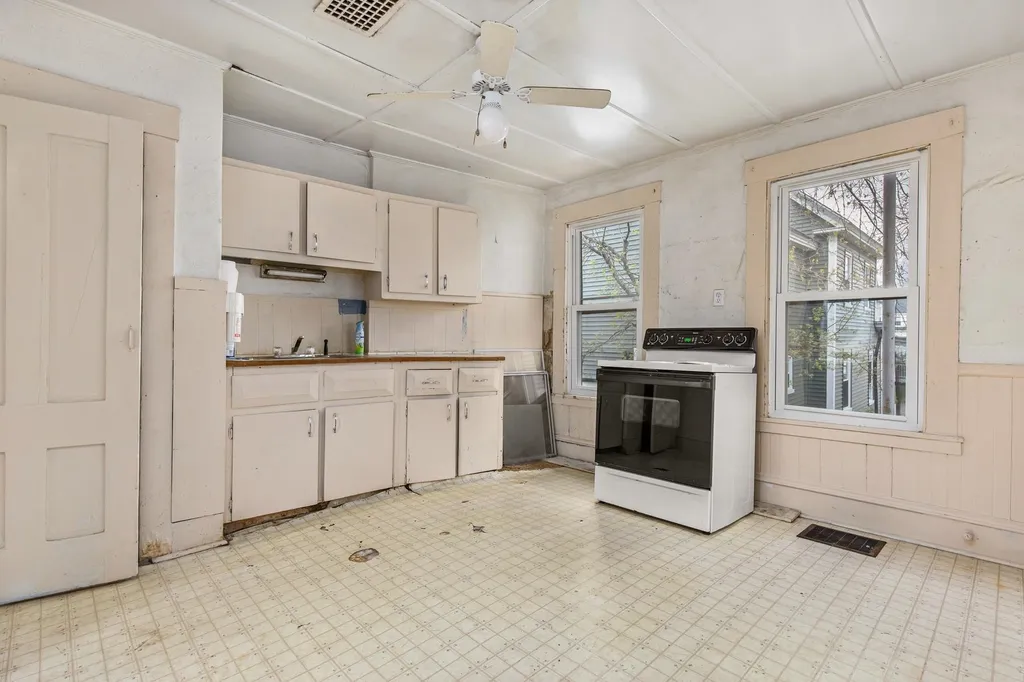 4 Fern Court Dover NH 03820