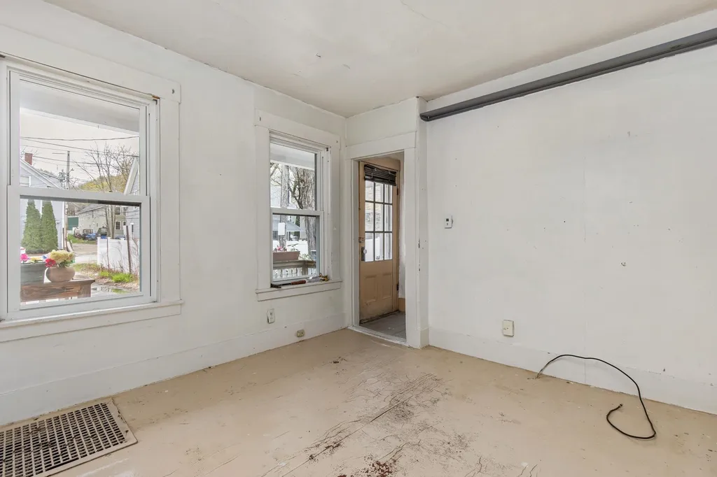 4 Fern Court Dover NH 03820