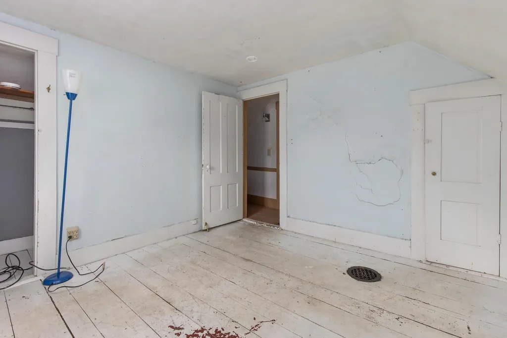4 Fern Court Dover NH 03820