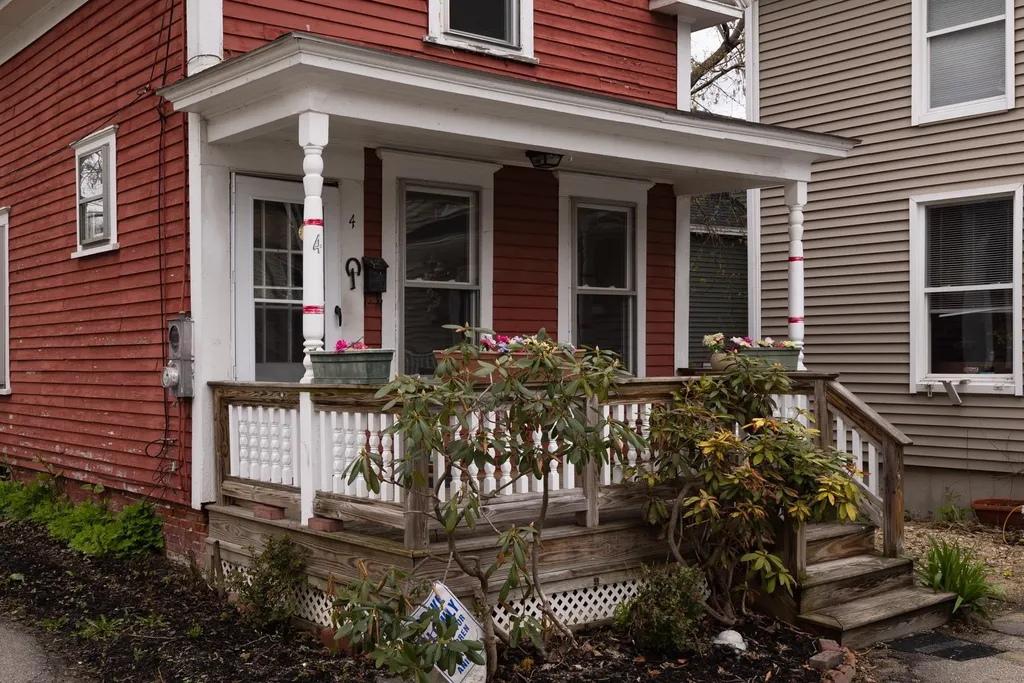 4 Fern Court Dover NH 03820