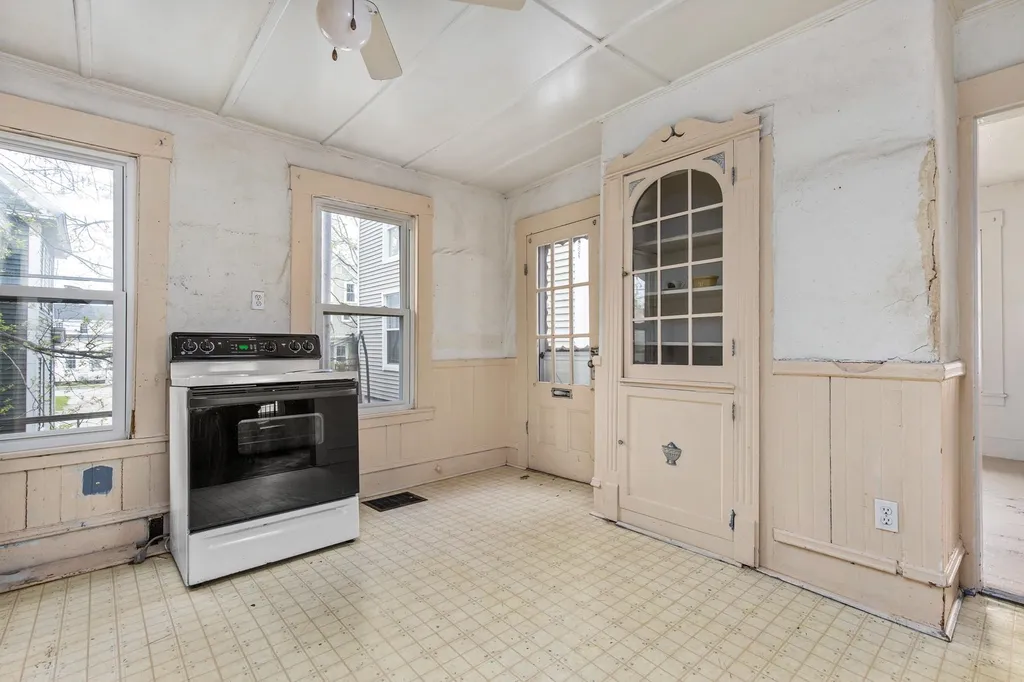 4 Fern Court Dover NH 03820
