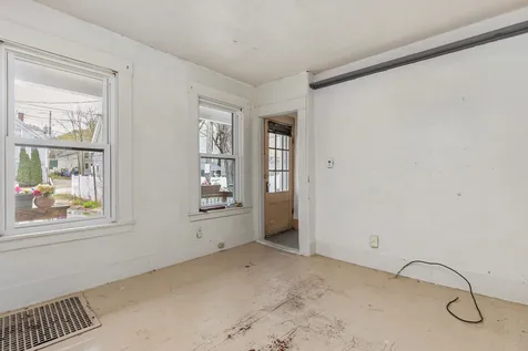 4 Fern Court Dover NH 03820